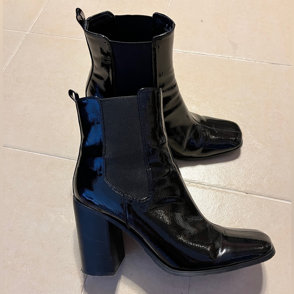 Patent leather chelsea ankle boots